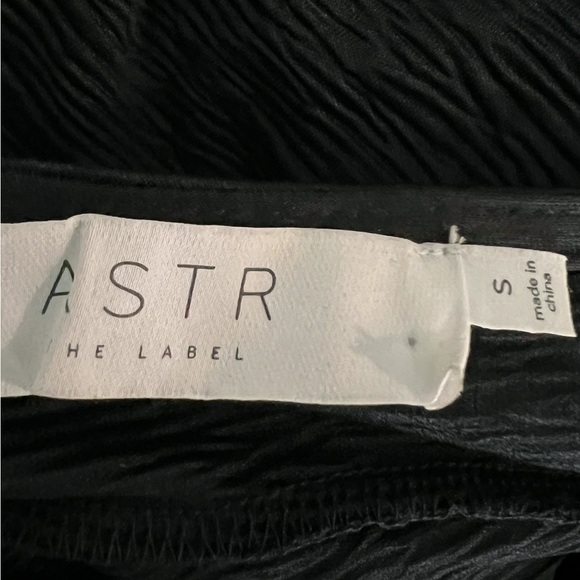 ASTR The Label Puff Sleeve Plunge Back Body S - Picture 3 of 3